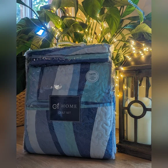 NWT C&F Home Sea Waves Blue Ocean Reversible Twin Quilt Set with One Sham - Picture 8 of 16